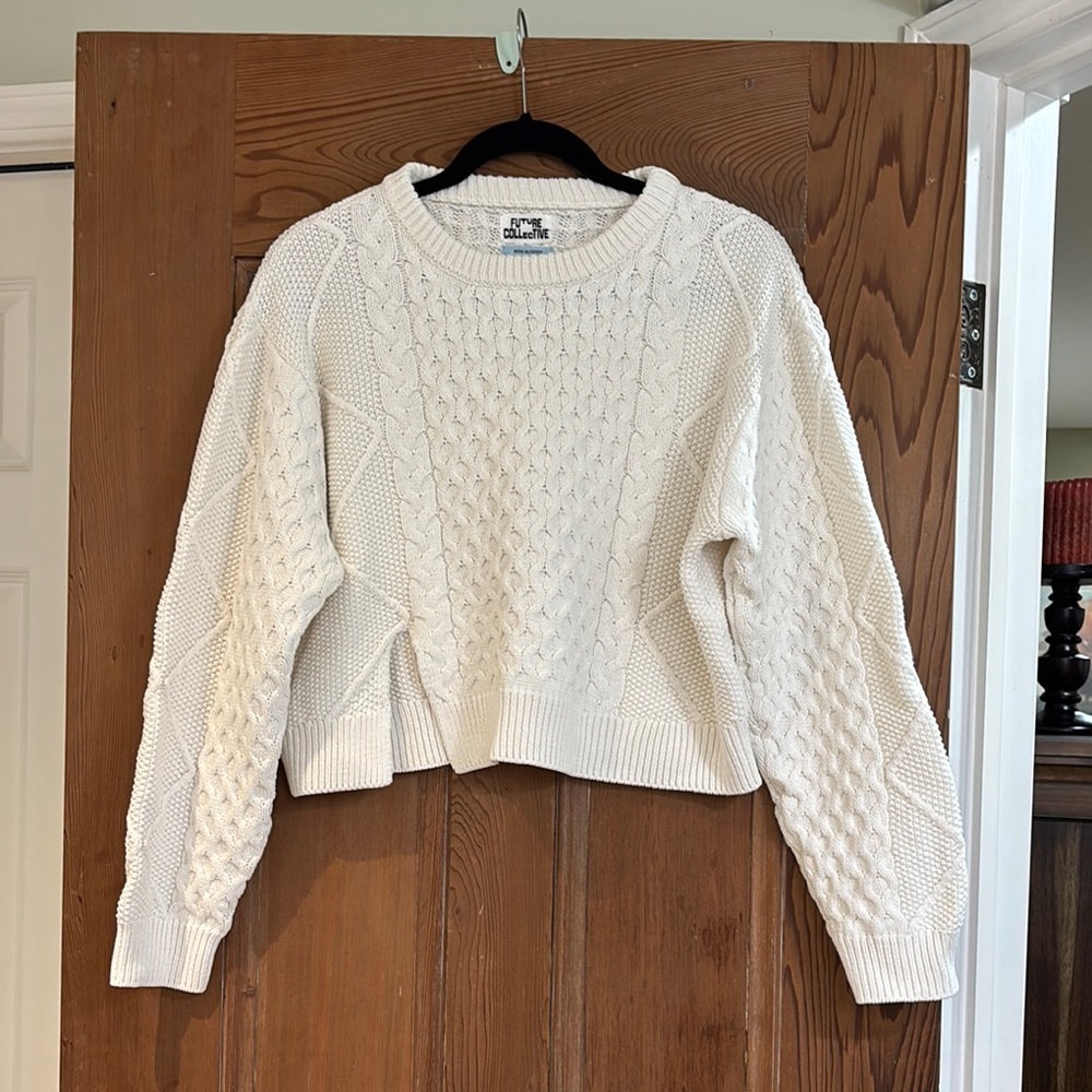 White Crew Neck Textured Knit Sweater Size XL